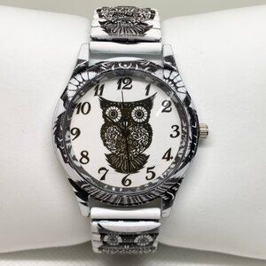 Women’s owl dial style wrist watch white black tone quartz analog 36mm running